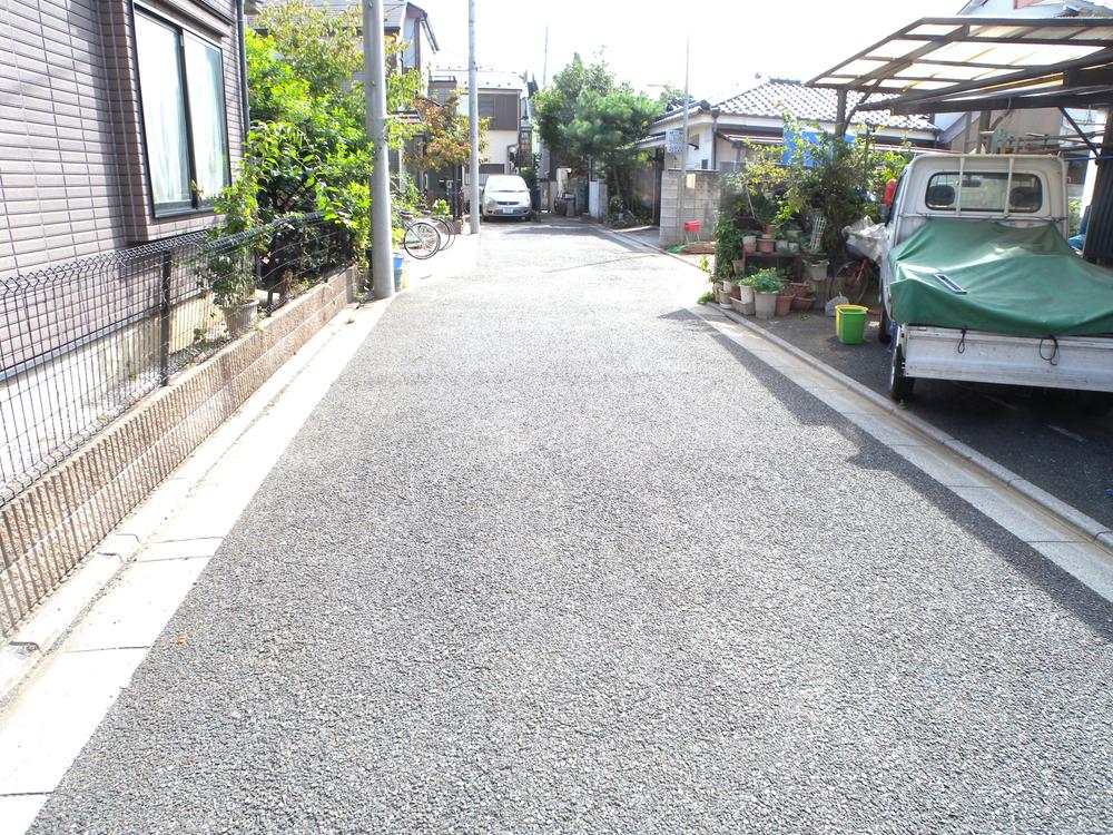 Local photos, including front road. Local (10 May 2013) Shooting