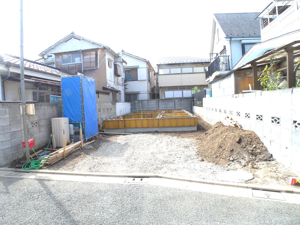 Local appearance photo. Local (10 May 2013) Shooting