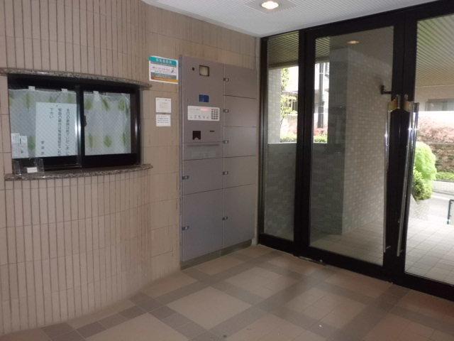 Entrance. Common areas