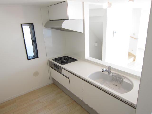 Kitchen. Indoor (11 May 2013) Shooting