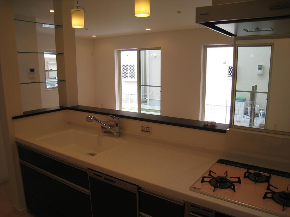 Same specifications photo (kitchen). Seller construction cases _ Kitchen