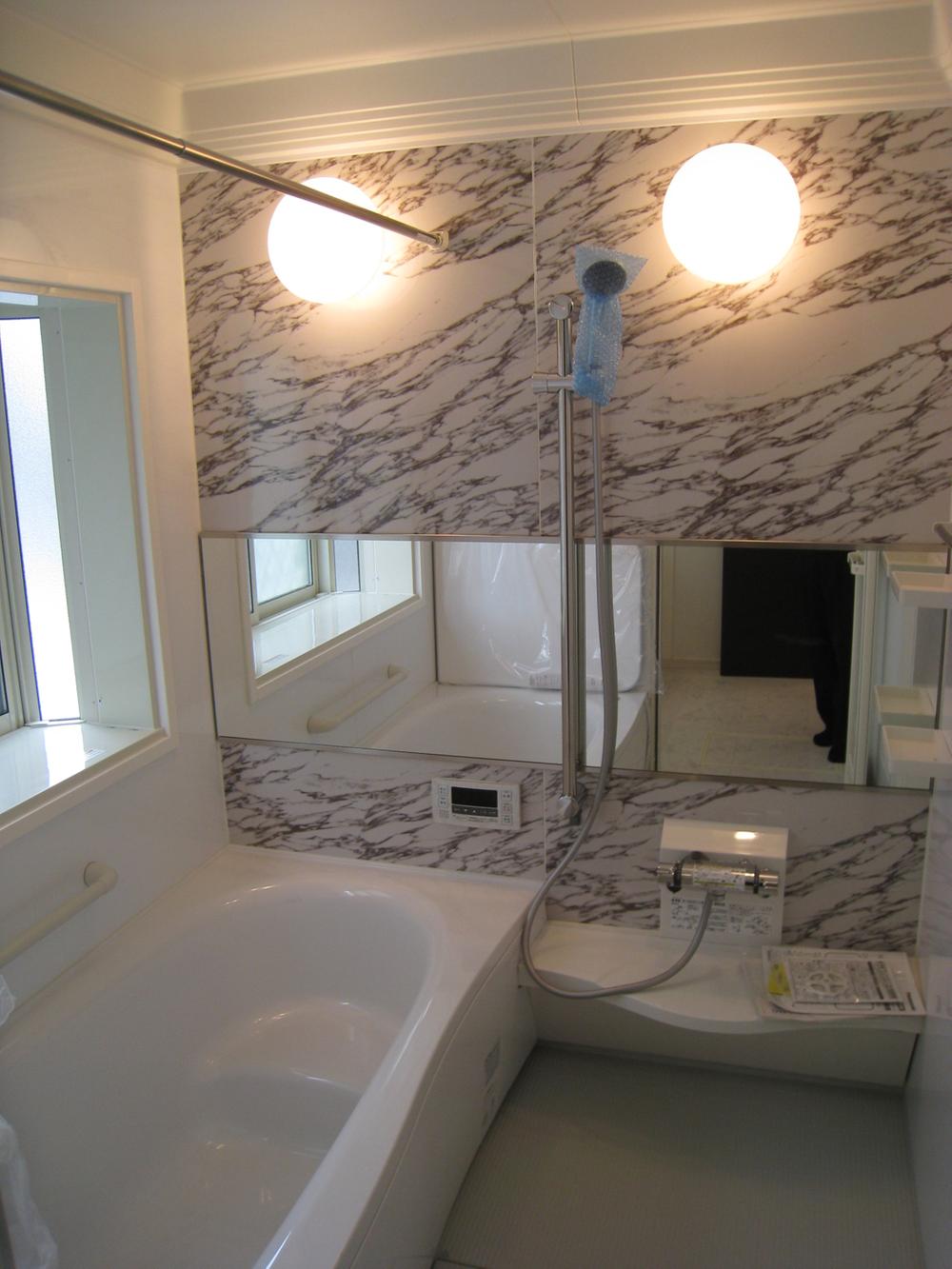 Same specifications photo (bathroom). Seller construction cases _ bathroom