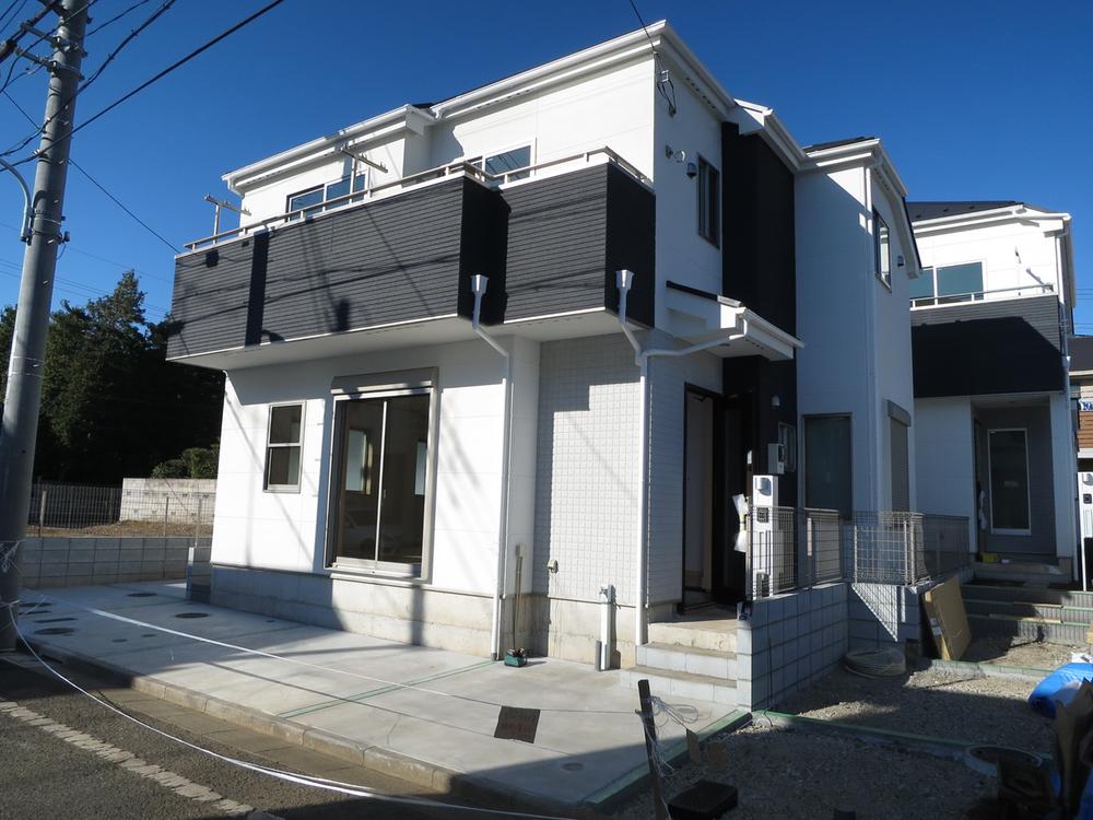 Local appearance photo. Local (12 May 2013) Shooting