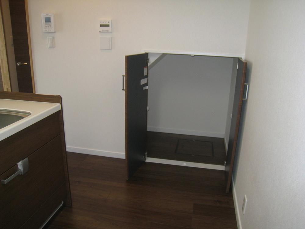 Kitchen. Indoor (September 2012) shooting