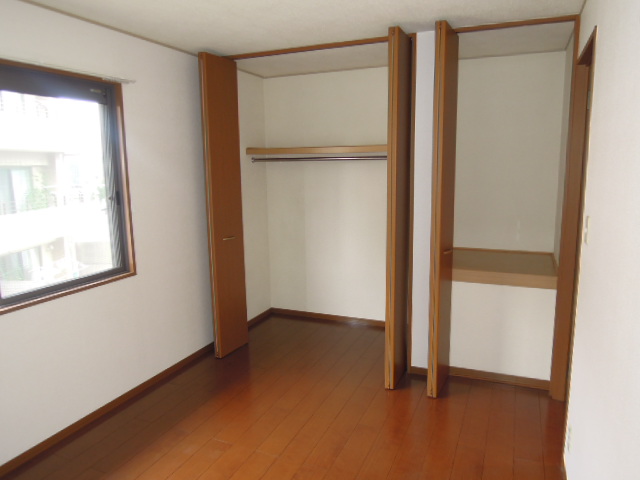 Other room space. Storage enhancement of Western-style 6 quires