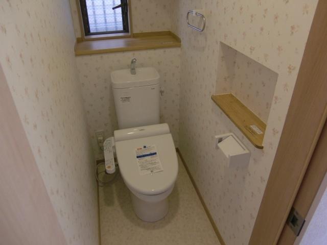 Toilet. 1 ・ 2 Kaitomo is Washlet. It's niche space is happy.