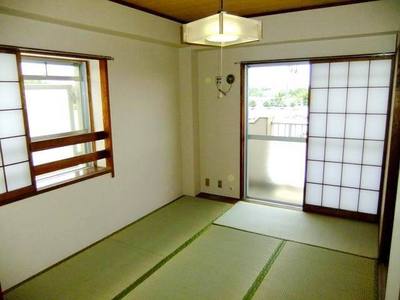 Living and room. Bright southeast dihedral daylight Japanese-style room