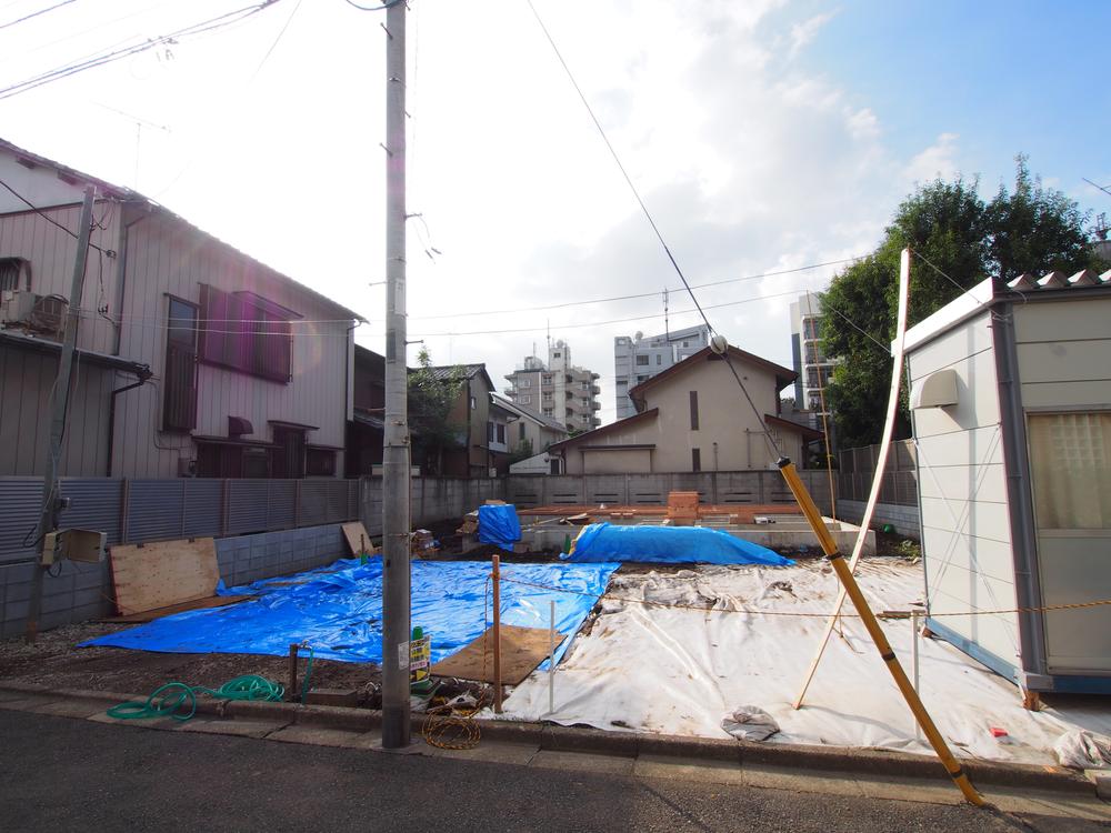 Local appearance photo. Local (10 May 2013) Shooting