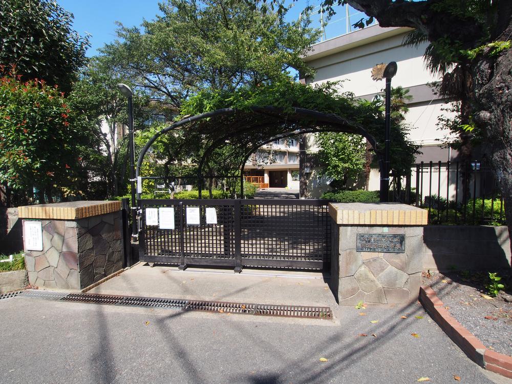 Primary school. 892m to Nerima Kaishin fourth elementary school