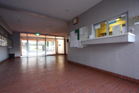 Entrance. Common areas