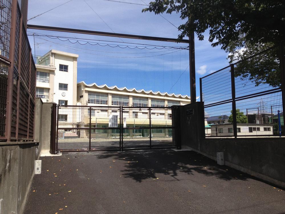 Primary school. 612m to Nerima Oizumi second elementary school