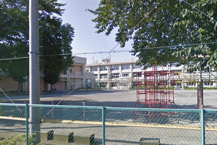 Primary school. 914m to Nerima Oizumi sixth elementary school