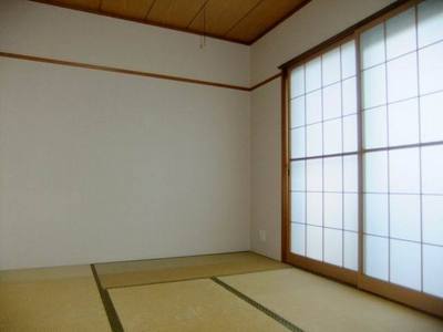 Living and room. Japanese-style room 6 tatami