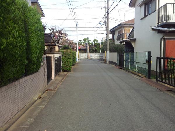 Local photos, including front road. The entire surface of the road