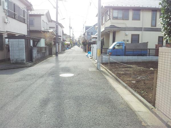 Local photos, including front road. Local entire surface of the road