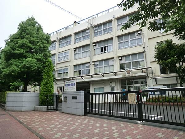 Junior high school. 1020m to Oizumi Junior High School