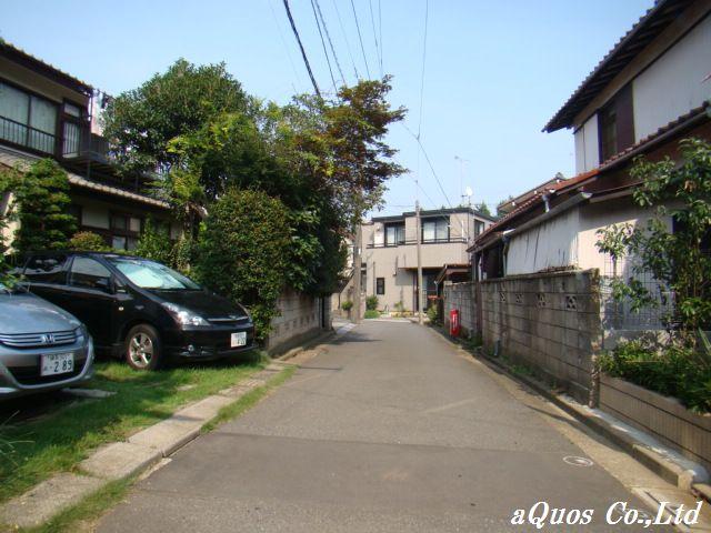 Local photos, including front road. Local (10 May 2013) Shooting