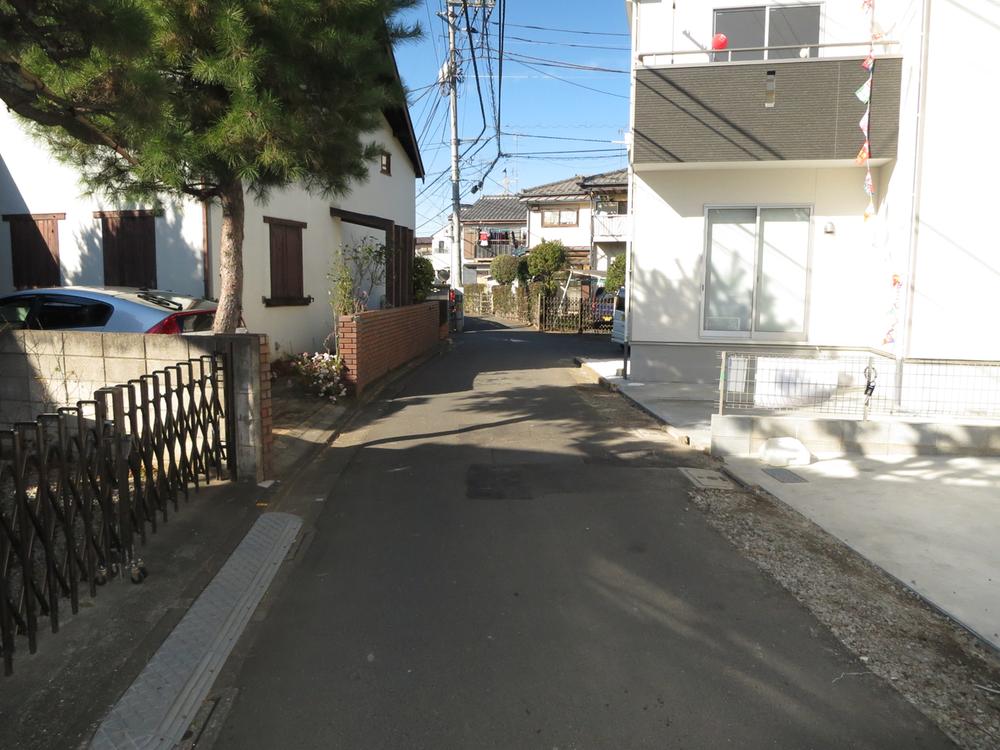 Local appearance photo. Local (12 May 2013) Shooting