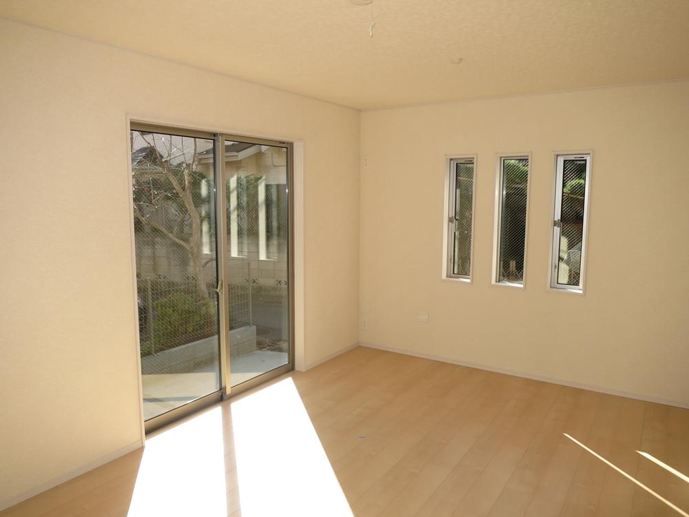 Living. Local (12 May 2013) Shooting