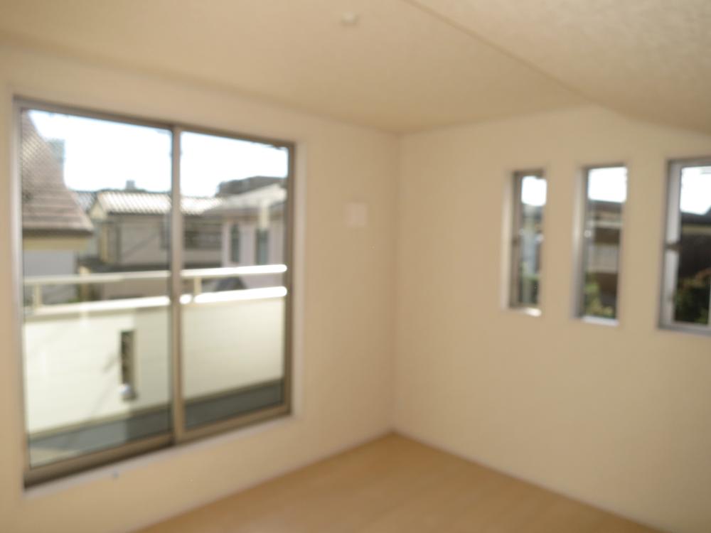 Non-living room. Local (12 May 2013) Shooting