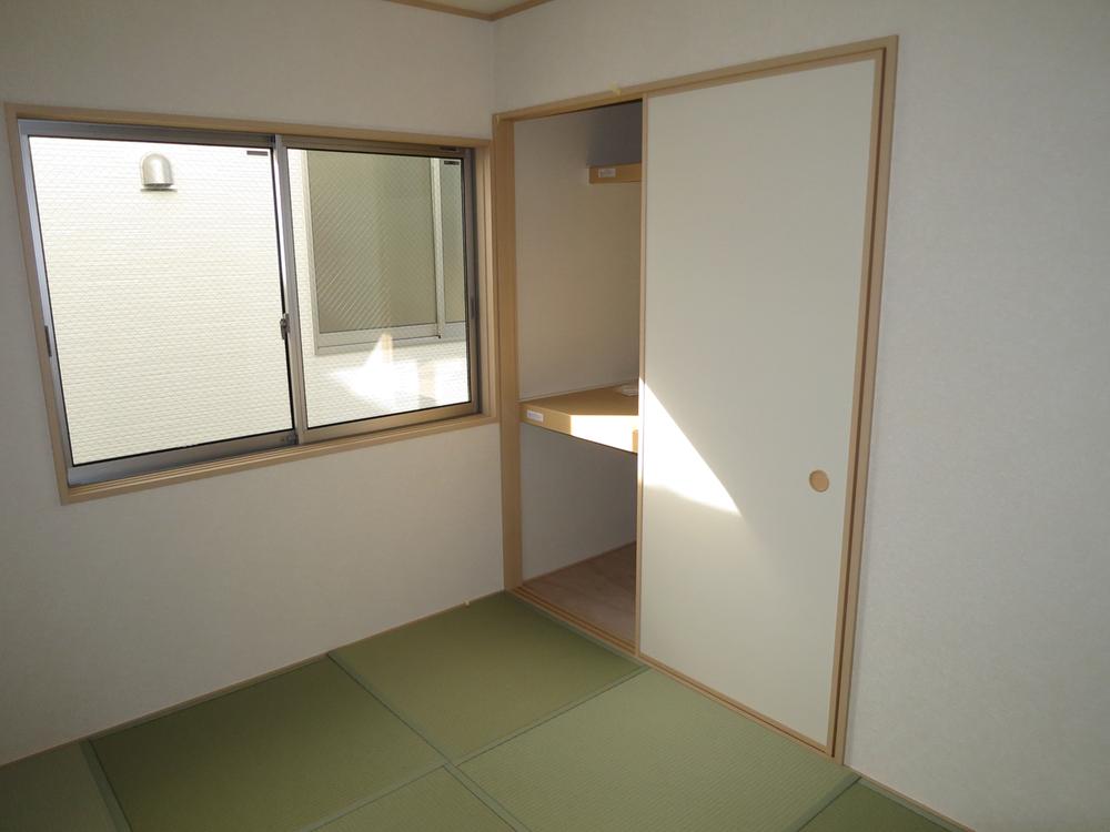 Non-living room. Local (12 May 2013) Shooting