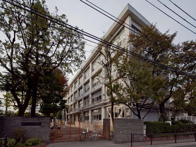 Junior high school. 450m up to junior high school Nerima Tatsukita cho