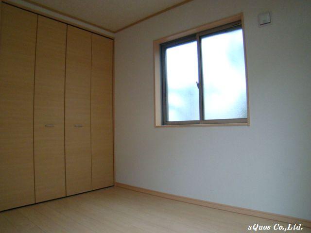 Non-living room. Indoor (12 May 2013) Shooting