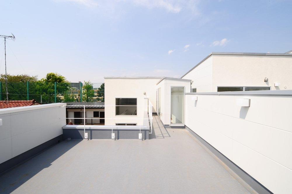 Same specifications photos (Other introspection). Roof balcony construction cases