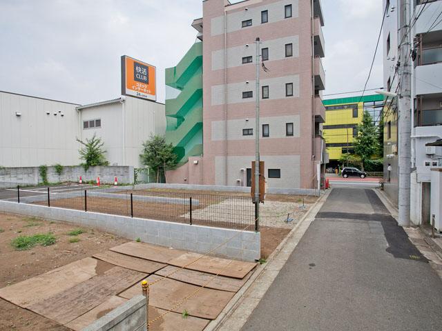 Local photos, including front road. Local (August 2013) Shooting