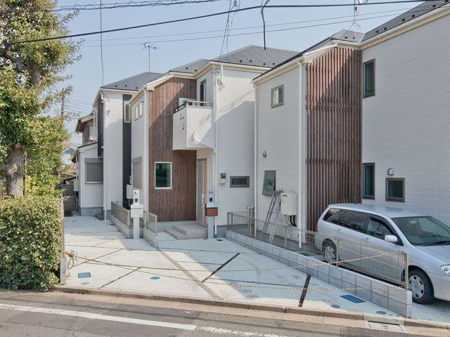 Local appearance photo. B Building