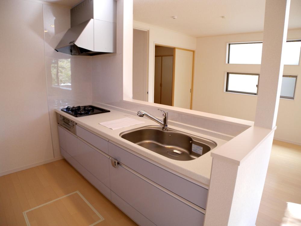 Same specifications photo (kitchen)