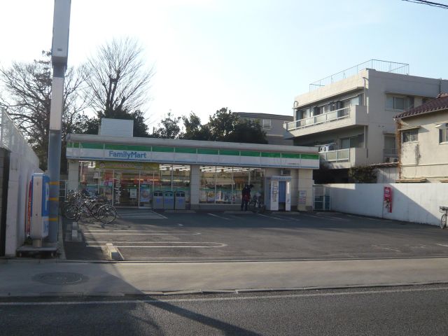 Convenience store. Family Mart (convenience store) to 400m