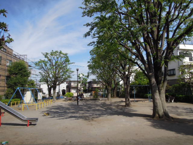 park. 162m to Heiwadai children's park (park)