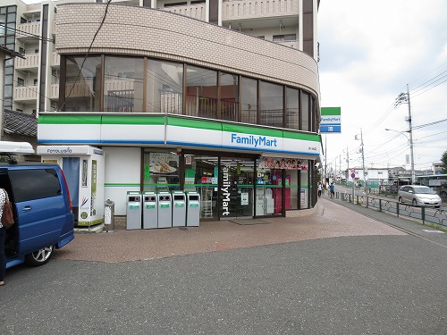 Convenience store. FamilyMart Hikawadai store up (convenience store) 374m