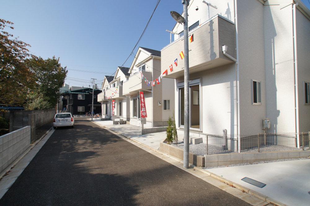 Local appearance photo. Newly built single-family Nerima Sekimachihigashi 1-chome. It will be all five buildings of subdivision. So it was completed, You can preview any time. Long-term high-quality housing. Will be on the performance evaluation report acquired properties.