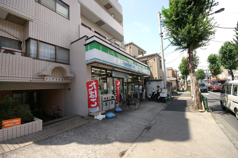 Convenience store. 495m to FamilyMart Sekimachiminami Third Street shop