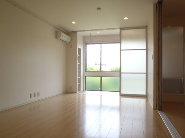 Living and room. Size of 10 tatami