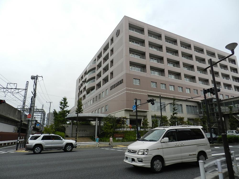 Hospital. 900m until Juntendo hospital
