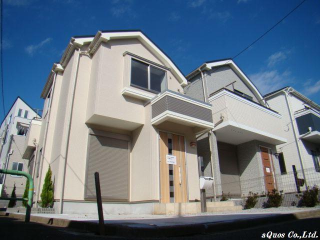 Local appearance photo. Local (11 May 2013) Shooting