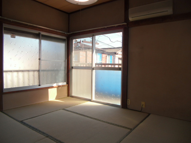 Living and room. Japanese-style room 6 quires