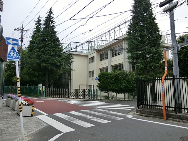 Primary school. 804m to Nerima IPU Sennan elementary school