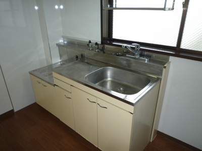 Kitchen. Two-burner gas stove installation Allowed