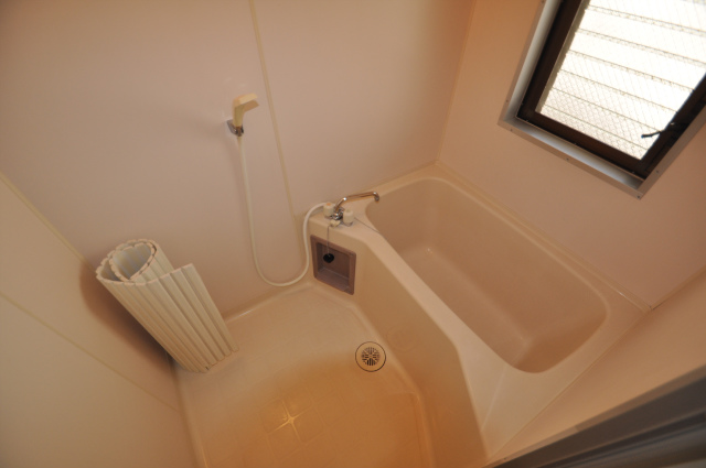 Bath. Same property ・ It is a photograph of another room