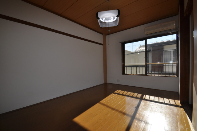 Other room space. Same property ・ It is a photograph of another room