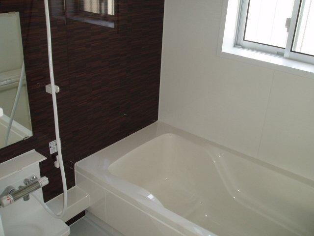 Same specifications photo (bathroom)