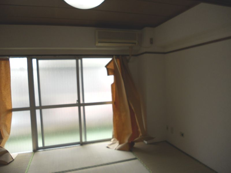 Other room space. Japanese-style room facing the balcony