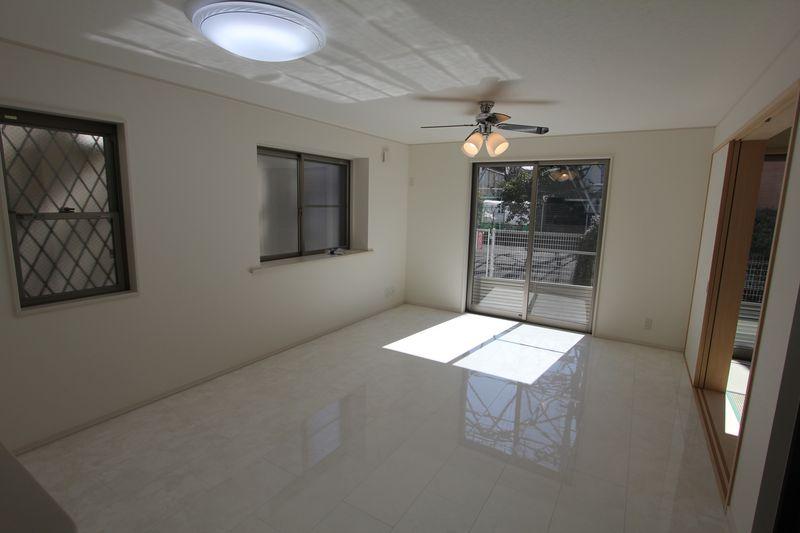 Same specifications photos (living). Oizumigakuen New construction