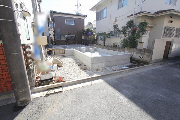 Local photos, including front road. Local (December 14, 2013) Shooting