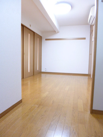 Living and room. Pledge DK8 (photograph is another room of the same type)