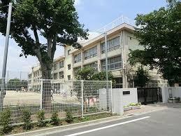 Primary school. 668m to Nerima Tatsuseki cho Elementary School
